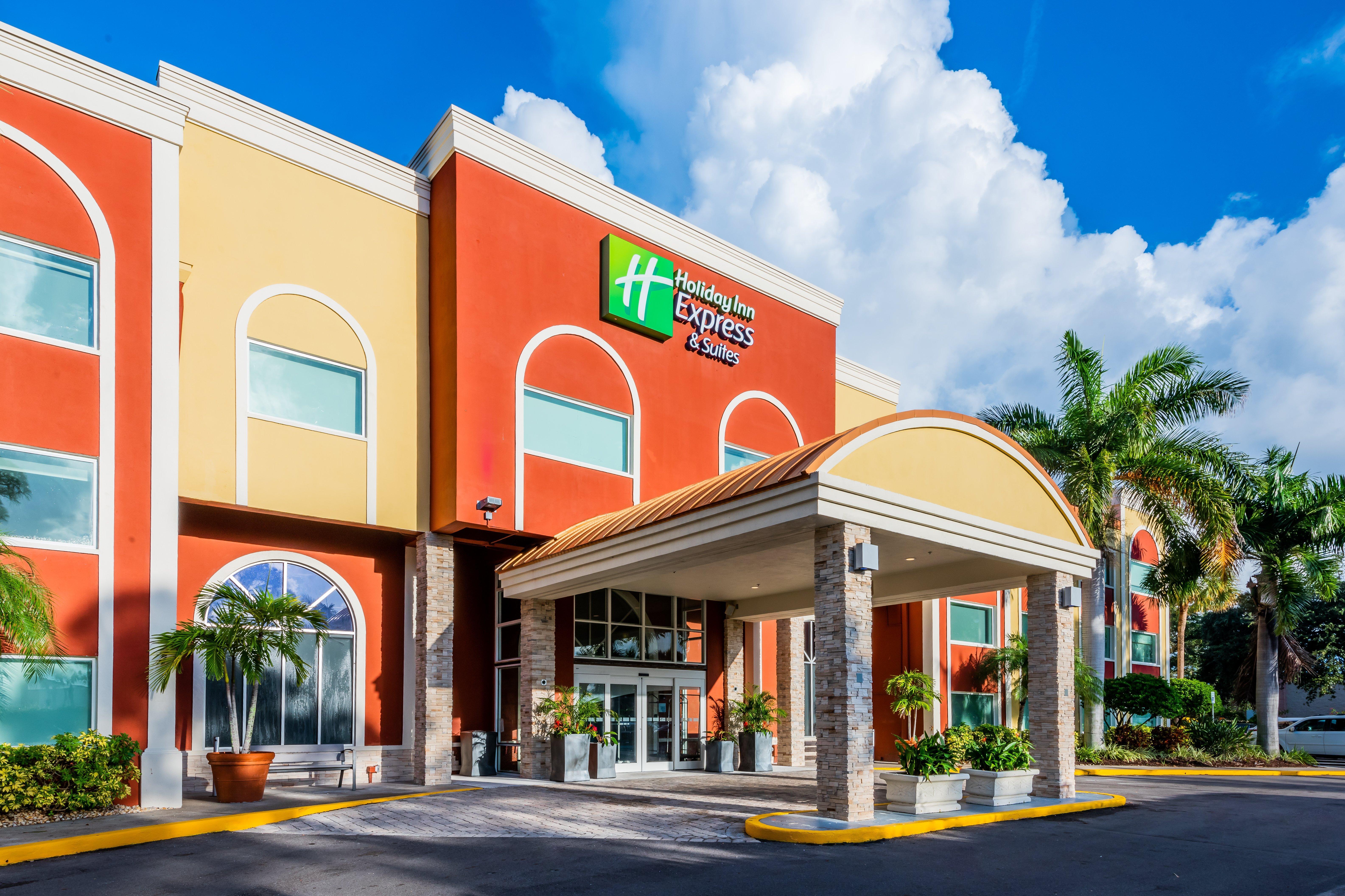 Holiday Inn Express Hotel & Suites Bradenton West, An Ihg Hotel Exterior foto