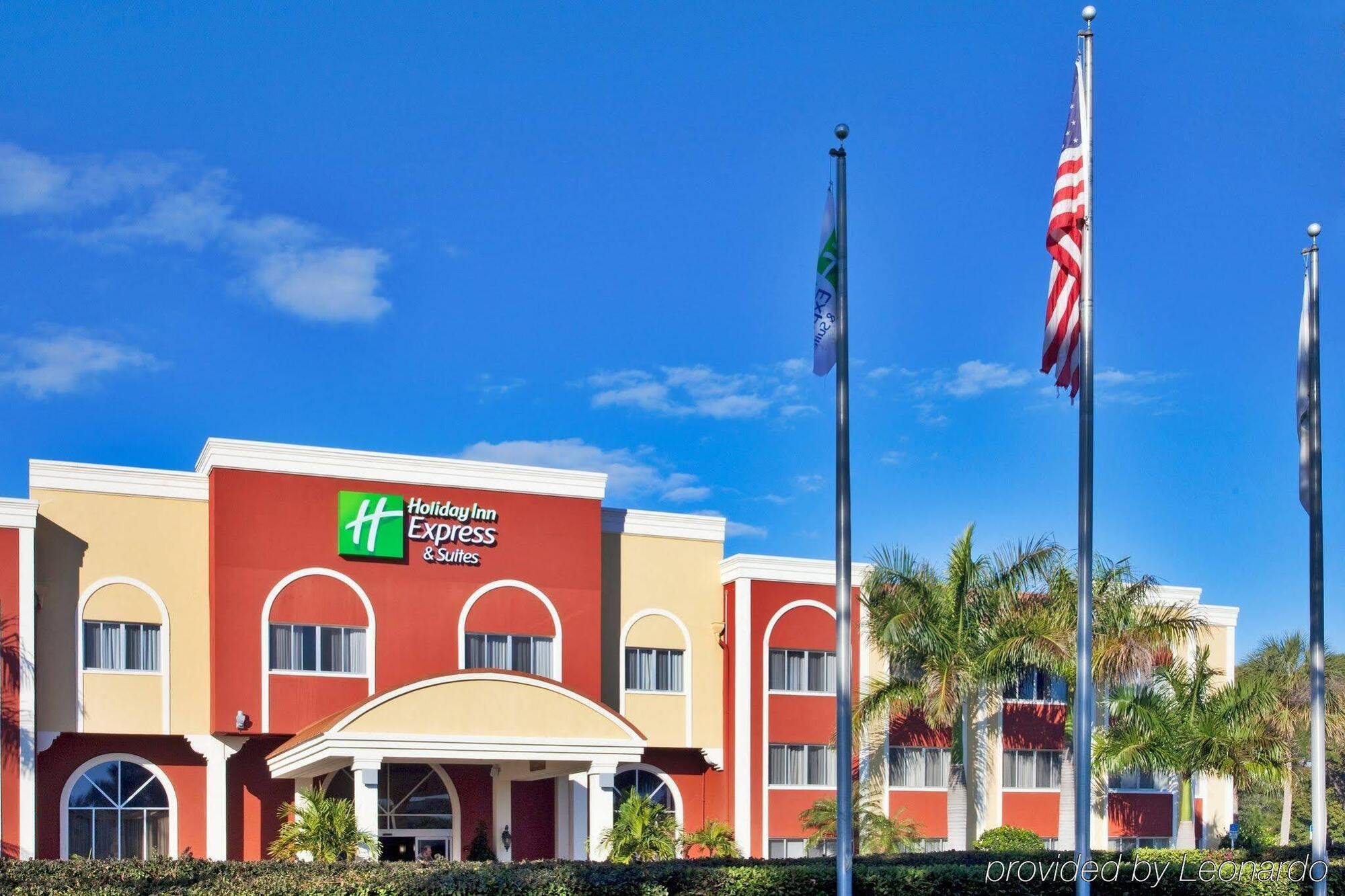 Holiday Inn Express Hotel & Suites Bradenton West, An Ihg Hotel Exterior foto